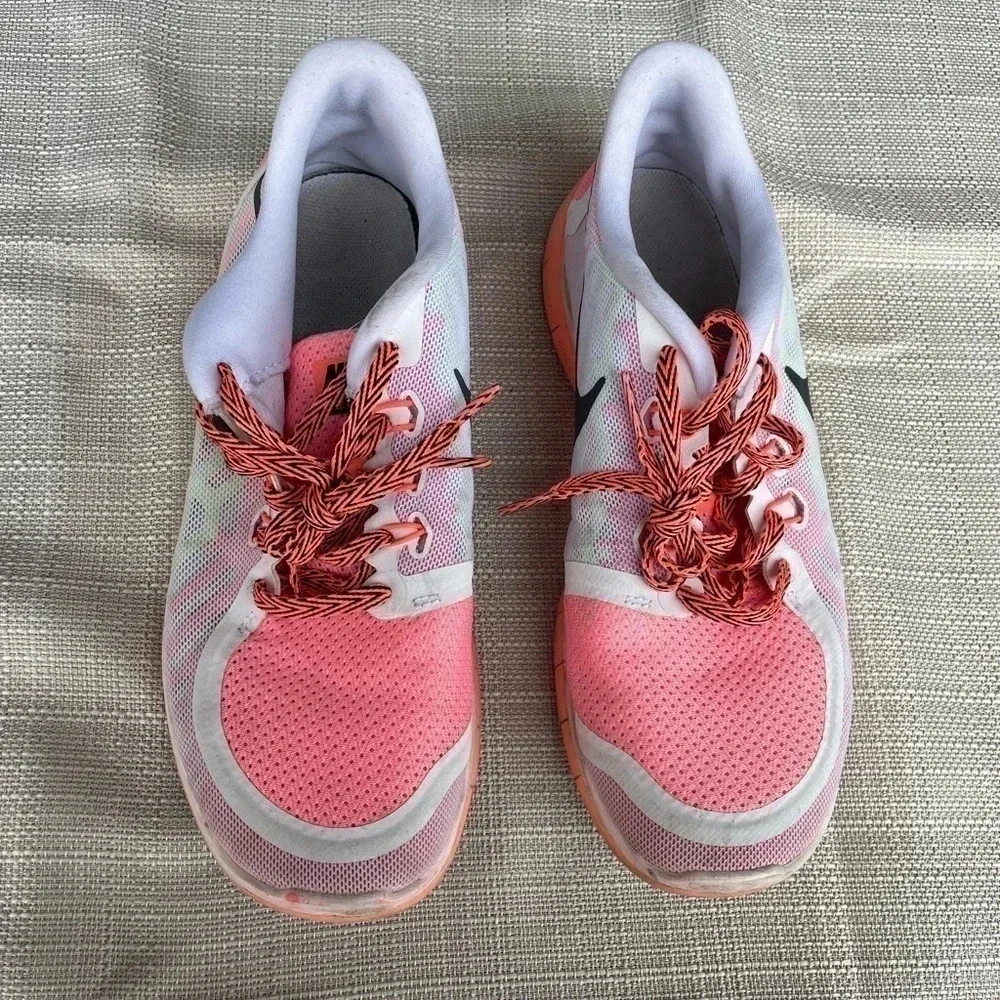 Nike Shoes - Sz. 6.5Y (Fits Size 8 Womens)